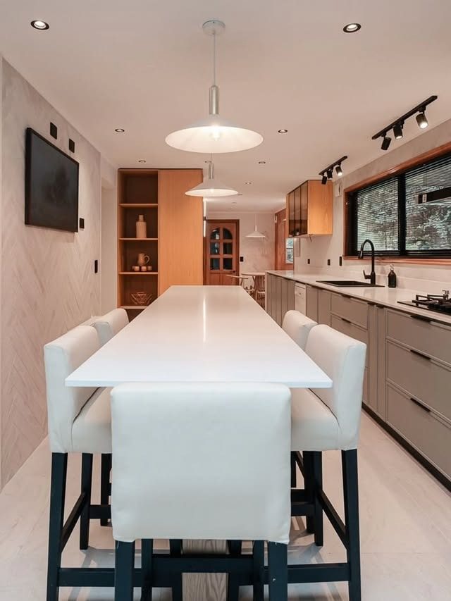 Remodelación de cocina · Isla y gabinetes